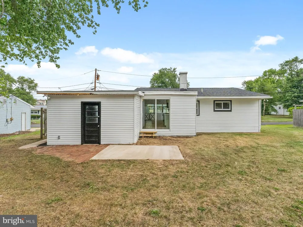46 INDIAN QUEEN LANE Maple Shade, NJ 08052