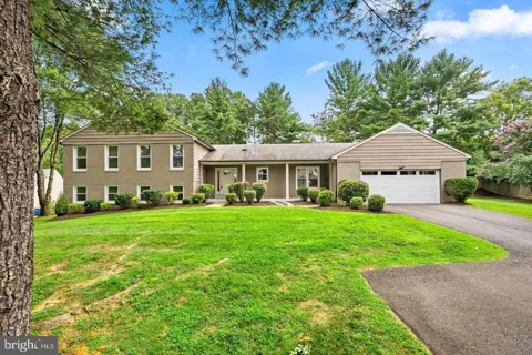 9428 MEADOW SHIRE LANE