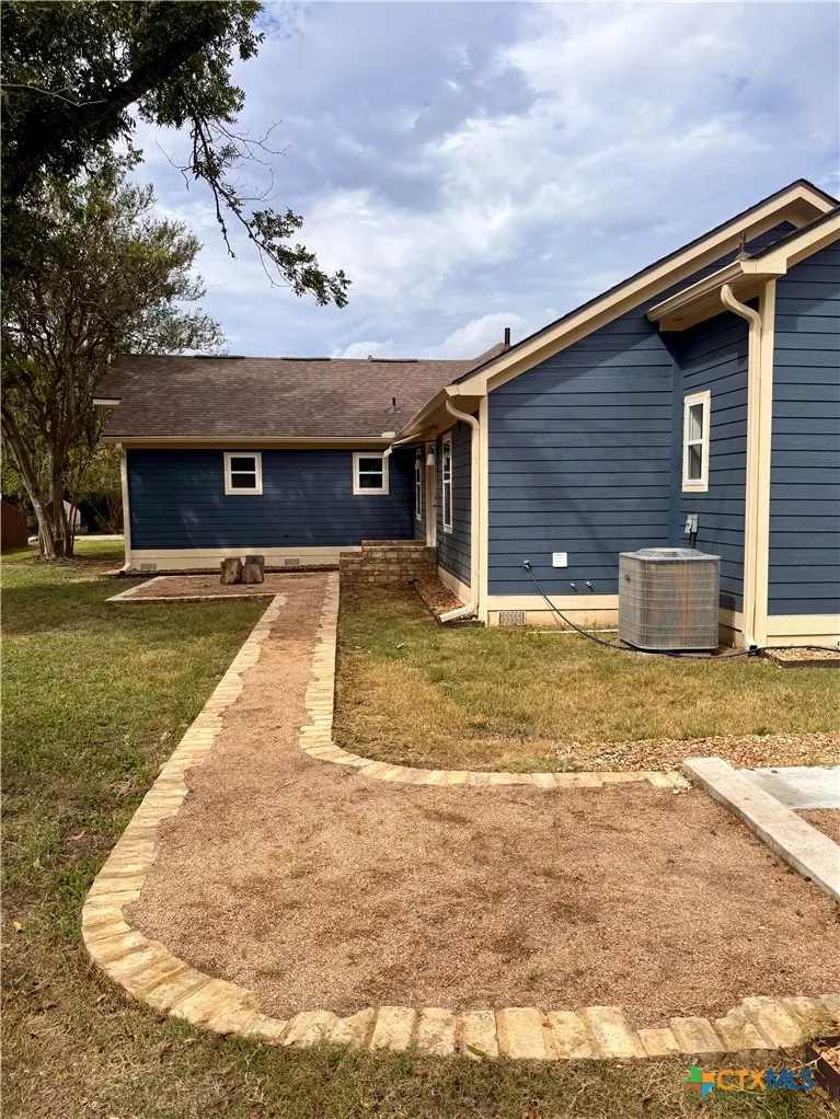 1430 Hamilton Street Gonzales, TX 78629