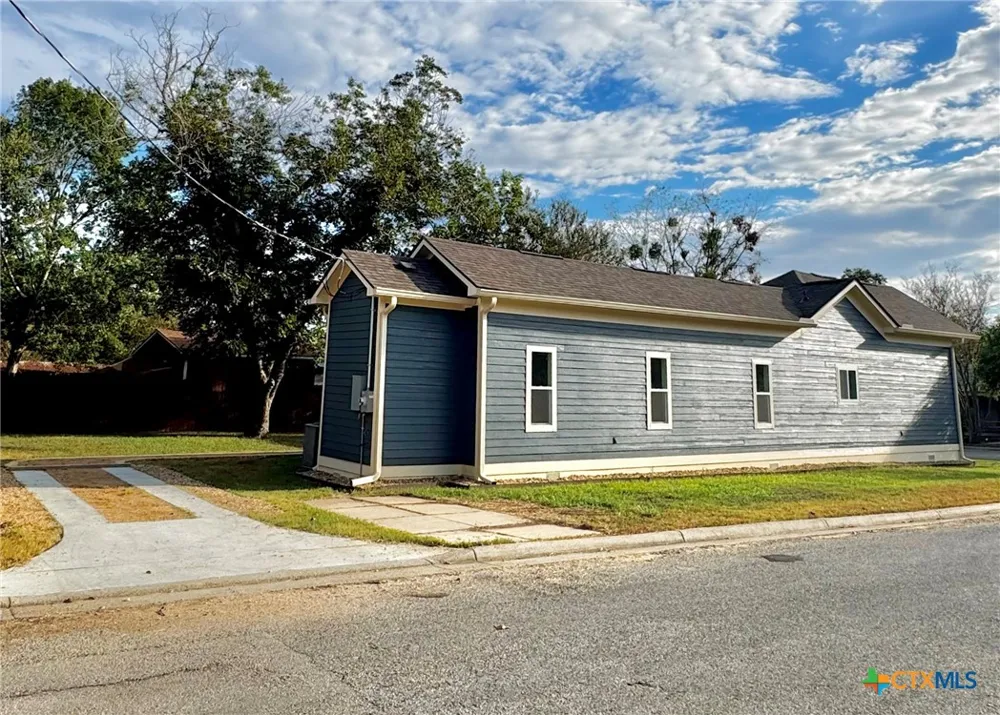 1430 Hamilton Street Gonzales, TX 78629