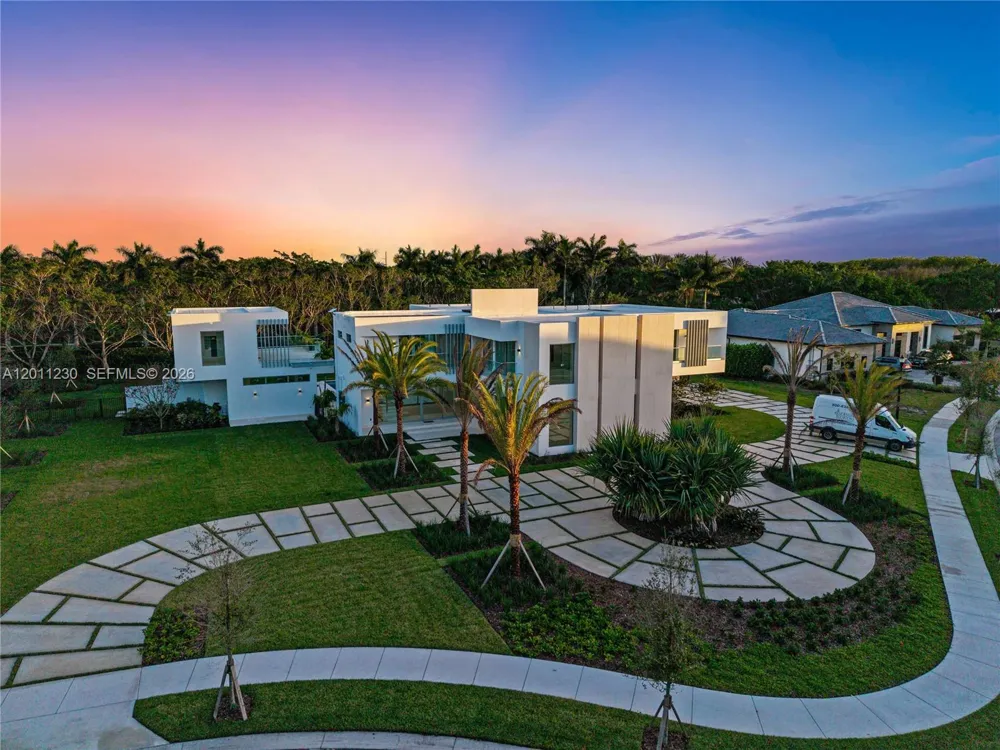 3280 Lake Ridge Lane Weston, FL 33332