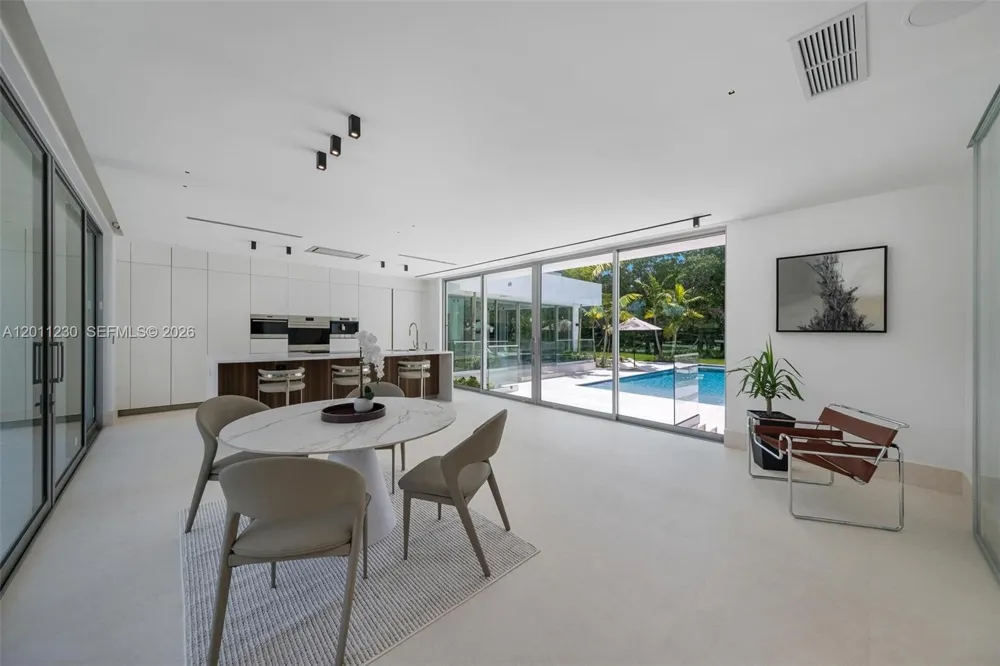 3280 Lake Ridge Lane Weston, FL 33332