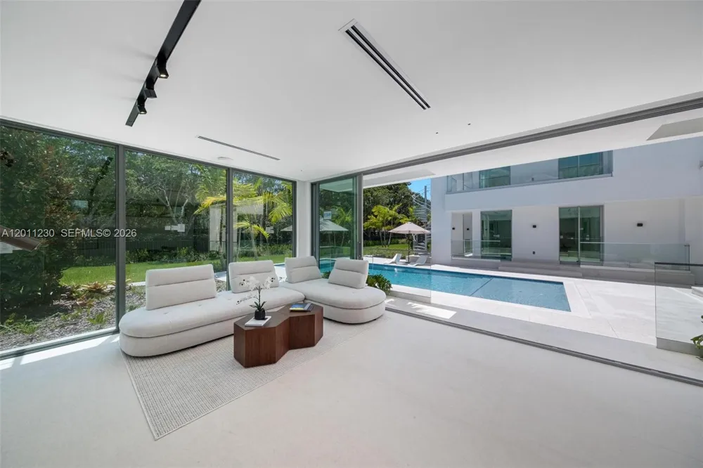 3280 Lake Ridge Lane Weston, FL 33332