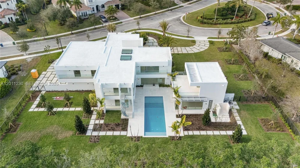 3280 Lake Ridge Lane Weston, FL 33332