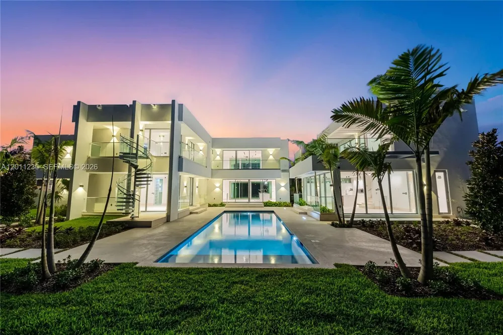 3280 Lake Ridge Lane Weston, FL 33332