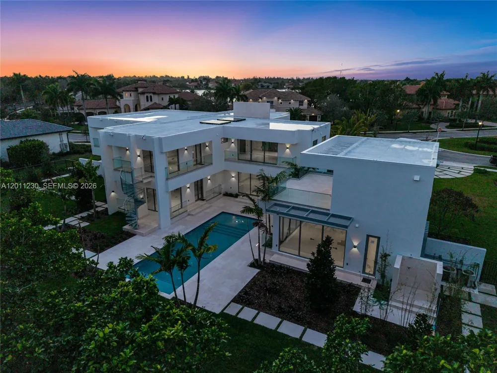 3280 Lake Ridge Lane Weston, FL 33332