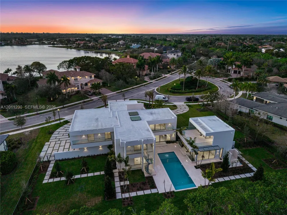 3280 Lake Ridge Lane Weston, FL 33332
