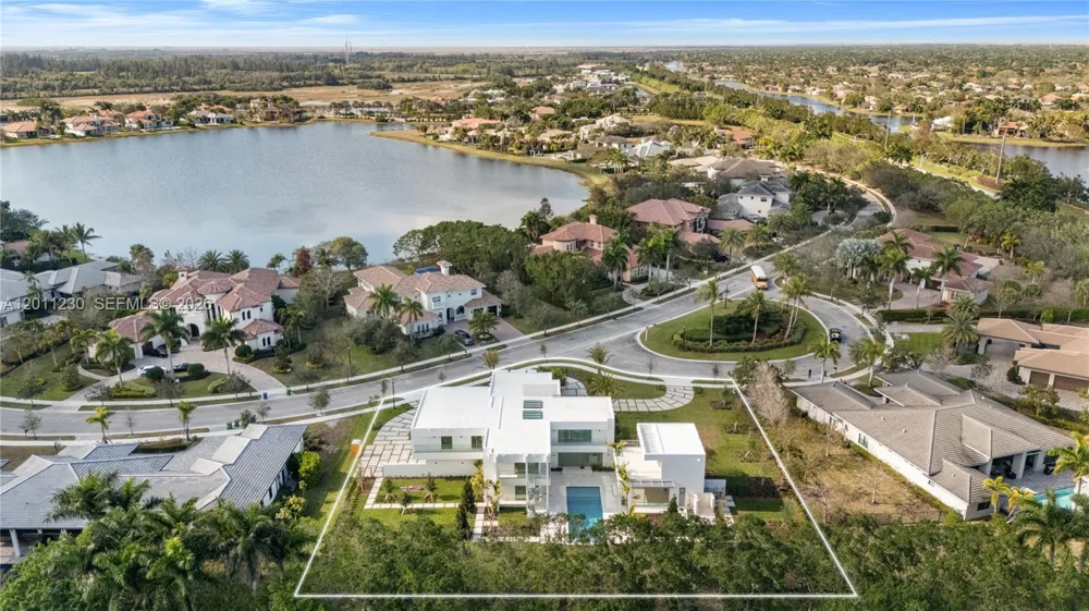 3280 Lake Ridge Lane Weston, FL 33332