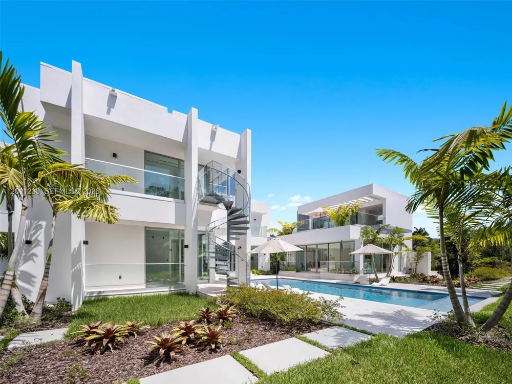 3280 Lake Ridge Lane Weston, FL 33332