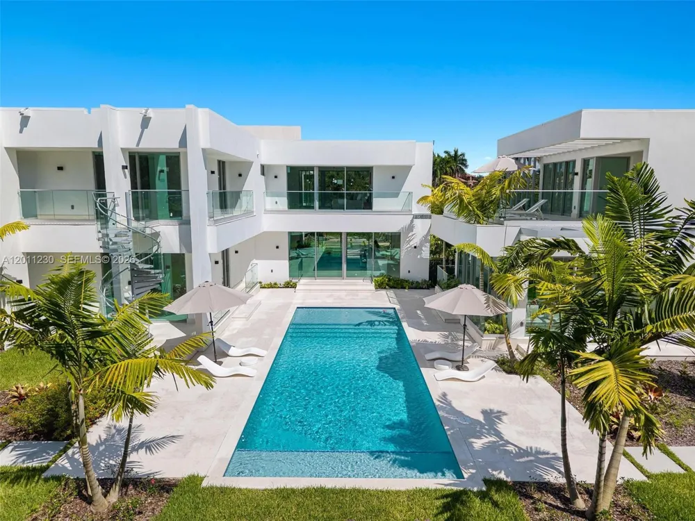 3280 Lake Ridge Lane Weston, FL 33332