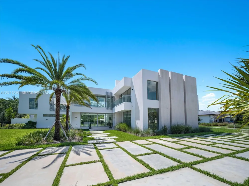 3280 Lake Ridge Lane Weston, FL 33332