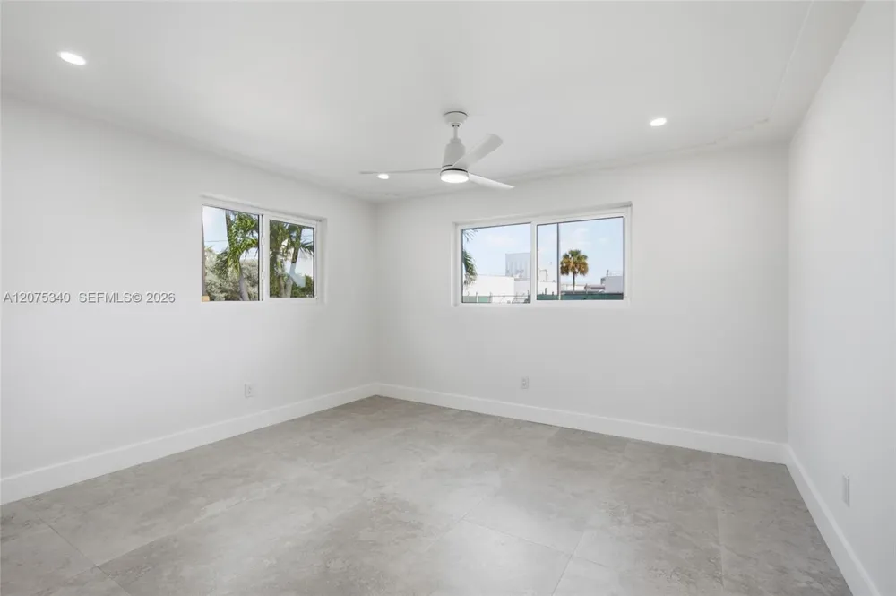 275 W 13th St Hialeah, FL 33010