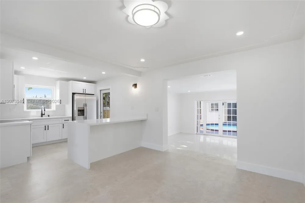 275 W 13th St Hialeah, FL 33010