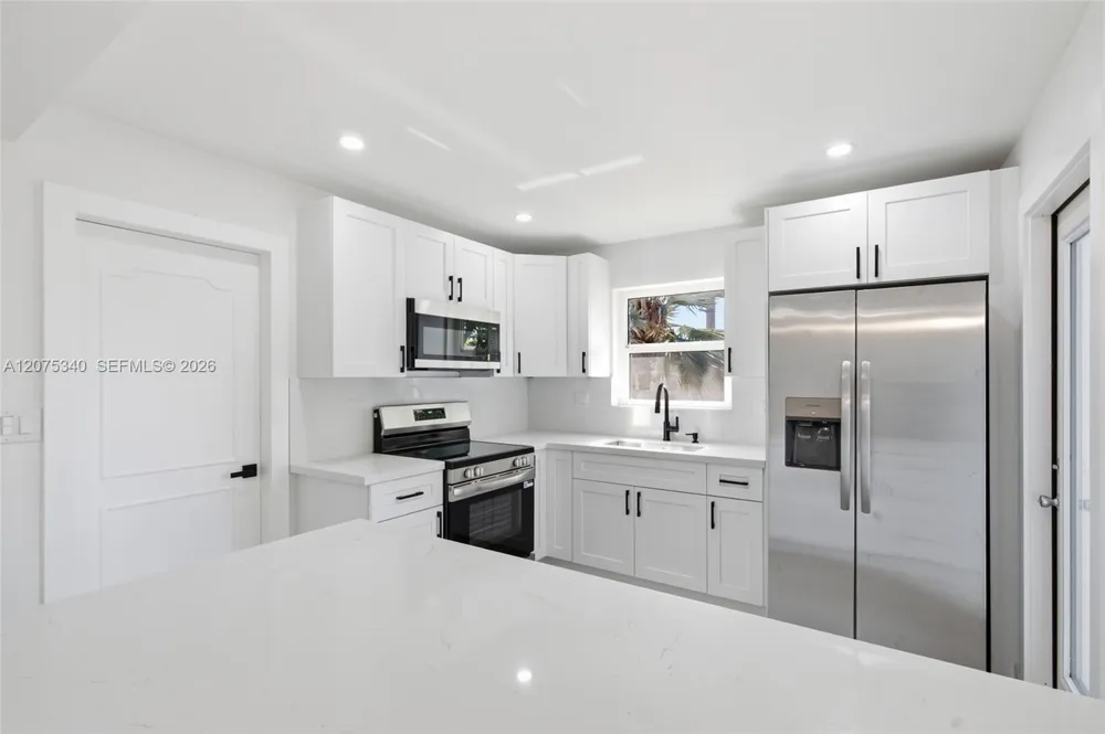 275 W 13th St Hialeah, FL 33010