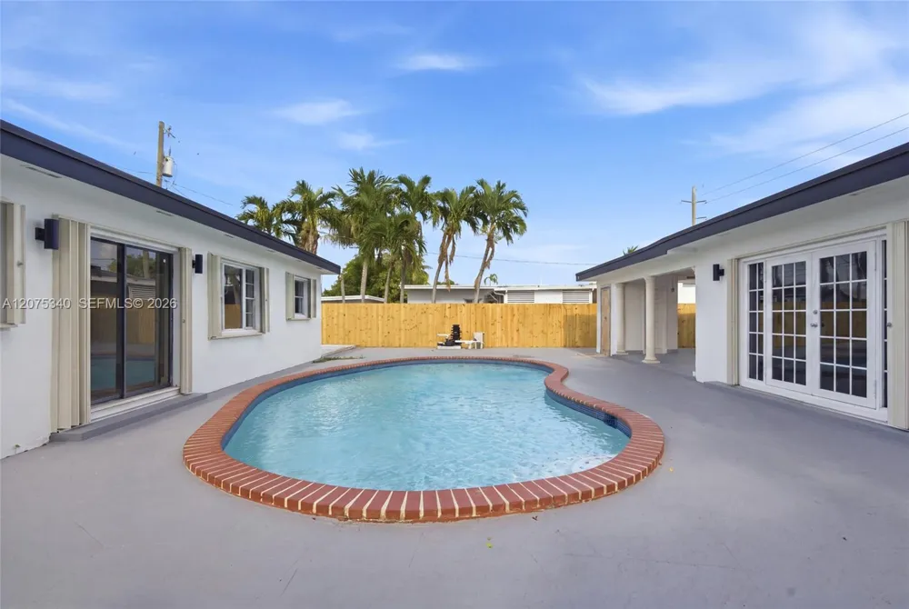 275 W 13th St Hialeah, FL 33010