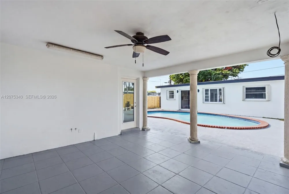 275 W 13th St Hialeah, FL 33010