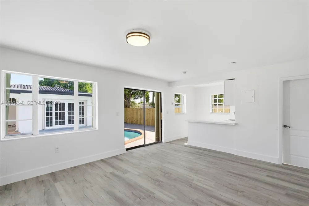 275 W 13th St Hialeah, FL 33010