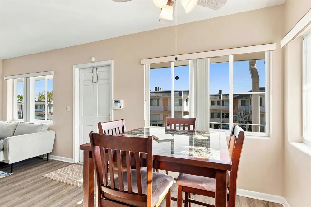 2920 Cynthia Lane #202 