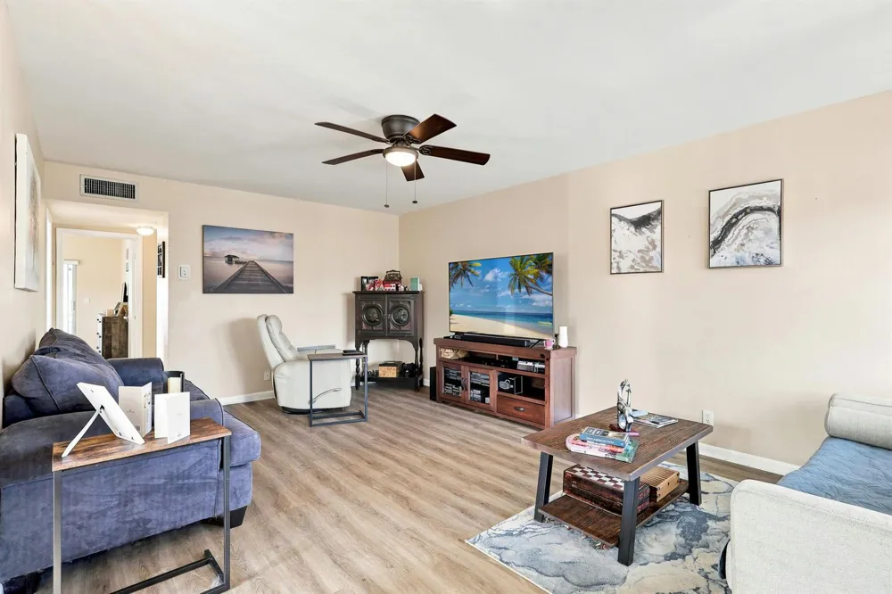 2920 Cynthia Lane #202 