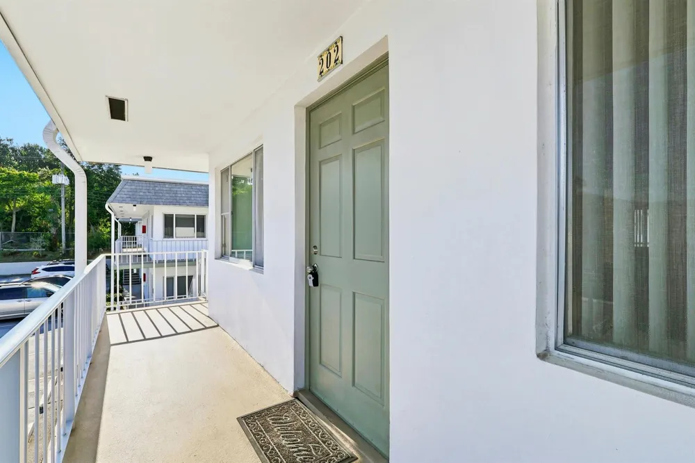 2920 Cynthia Lane #202 
