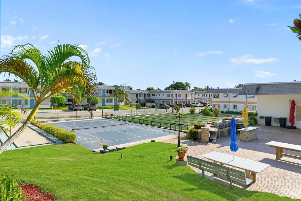 2920 Cynthia Lane #202 