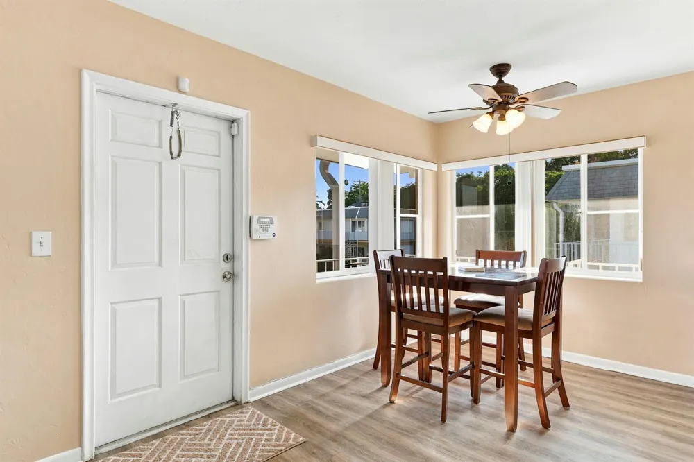 2920 Cynthia Lane #202 