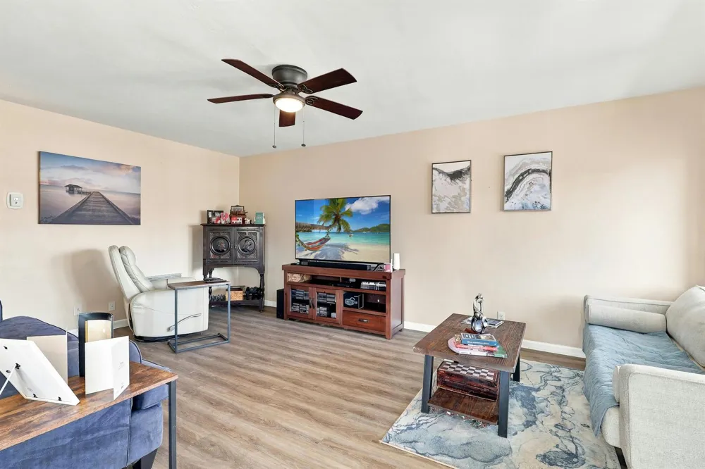 2920 Cynthia Lane #202 