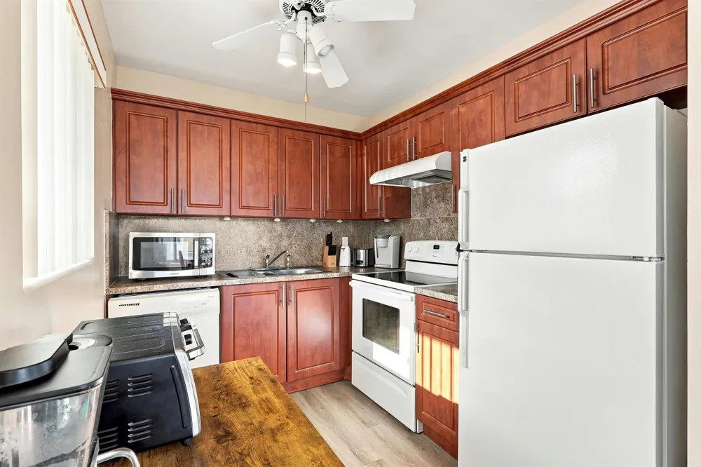 2920 Cynthia Lane #202 