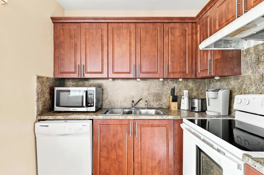 2920 Cynthia Lane #202 