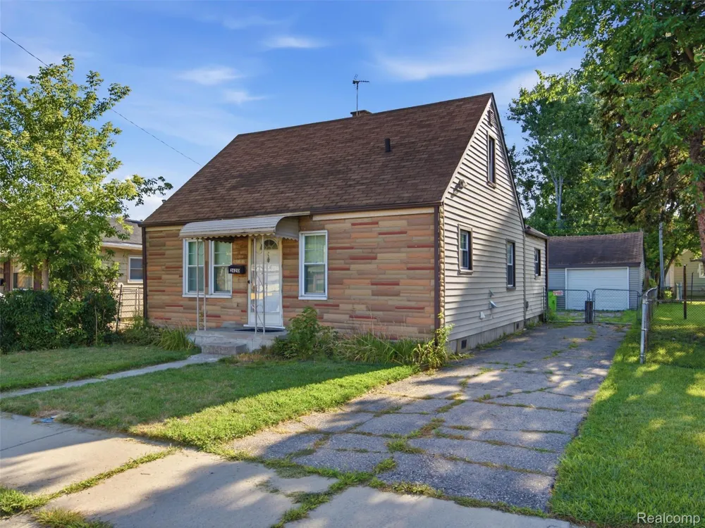 26210 Clancy Street Roseville City, MI 48066