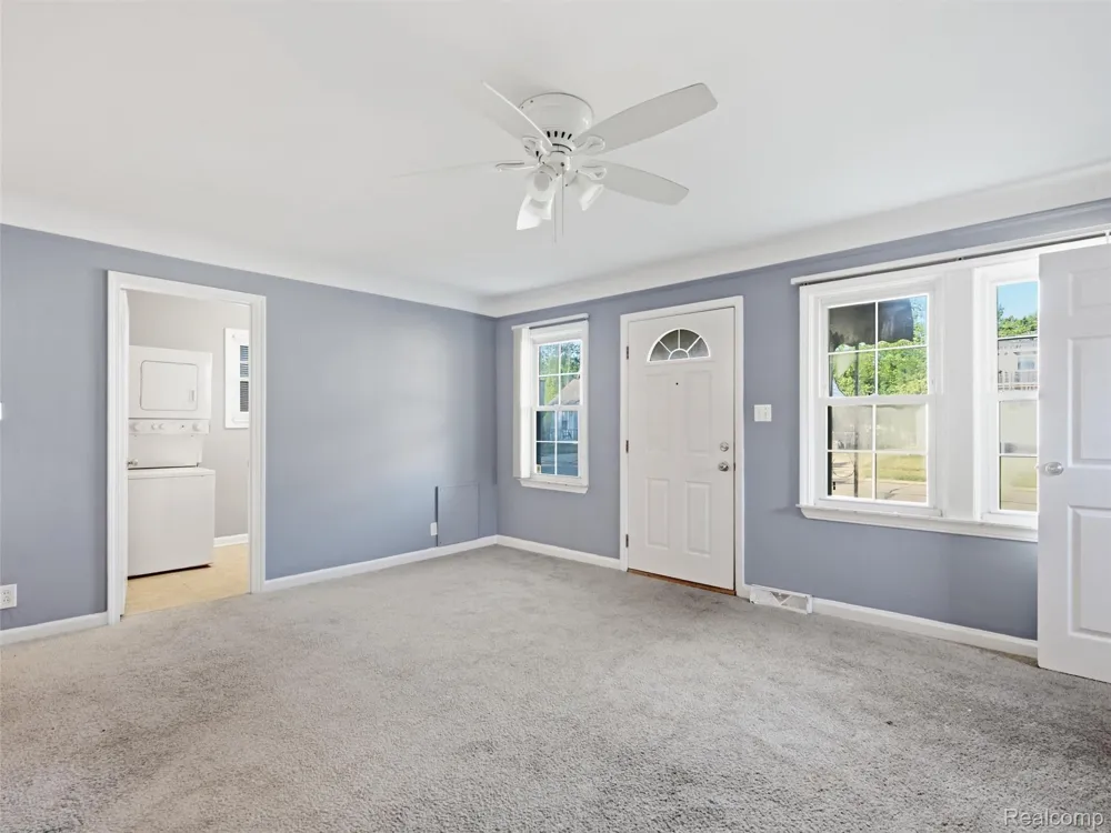 26210 Clancy Street Roseville City, MI 48066