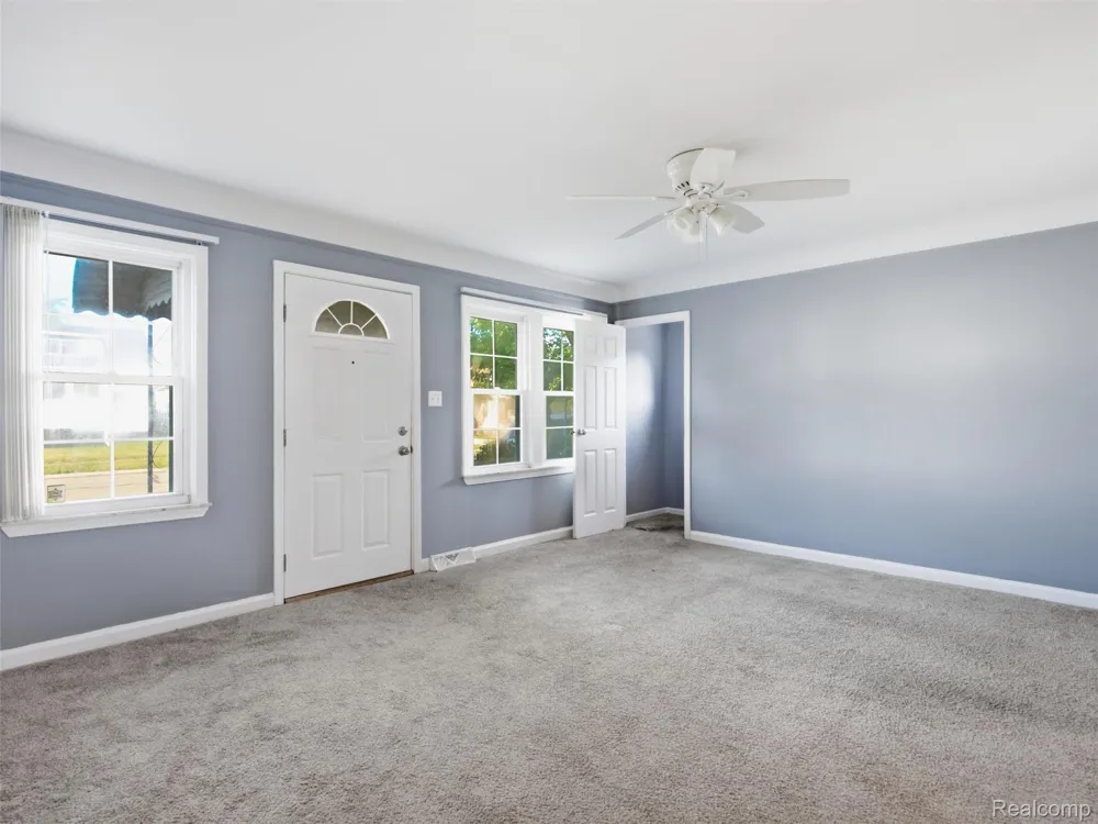 26210 Clancy Street Roseville City, MI 48066