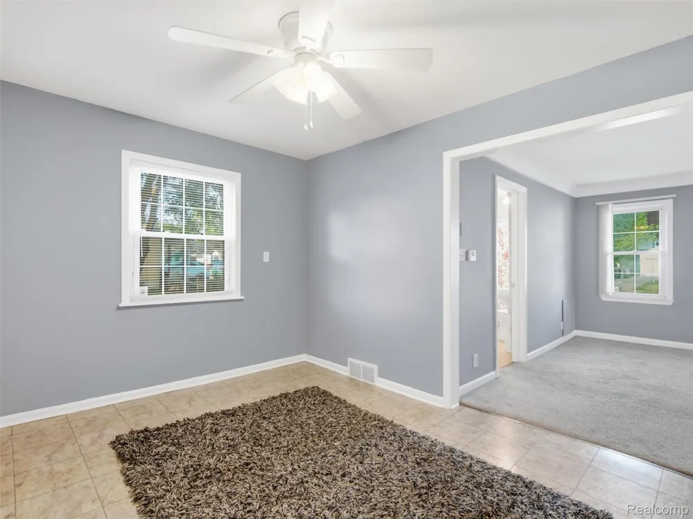 26210 Clancy Street Roseville City, MI 48066