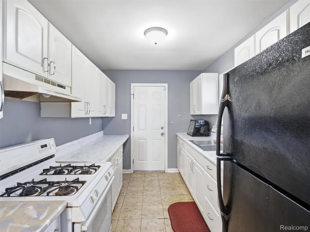 26210 Clancy Street Roseville City, MI 48066