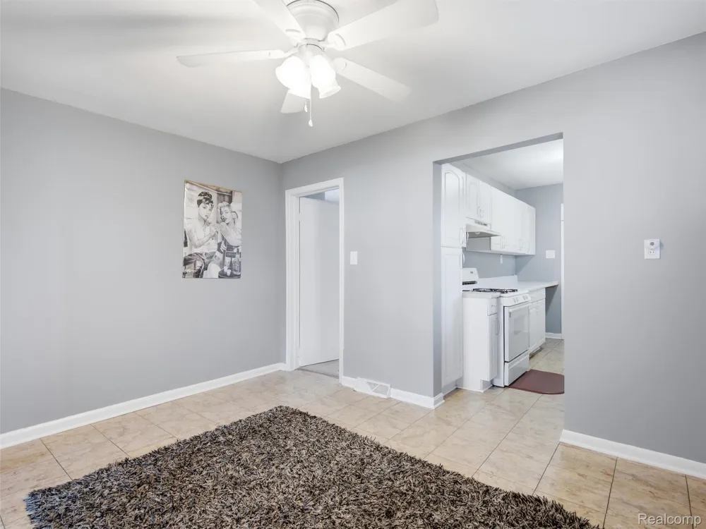 26210 Clancy Street Roseville City, MI 48066