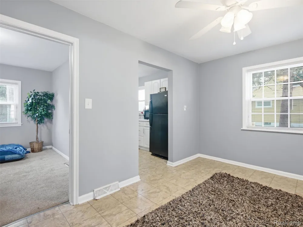 26210 Clancy Street Roseville City, MI 48066
