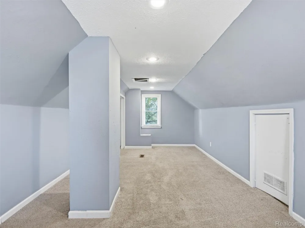 26210 Clancy Street Roseville City, MI 48066