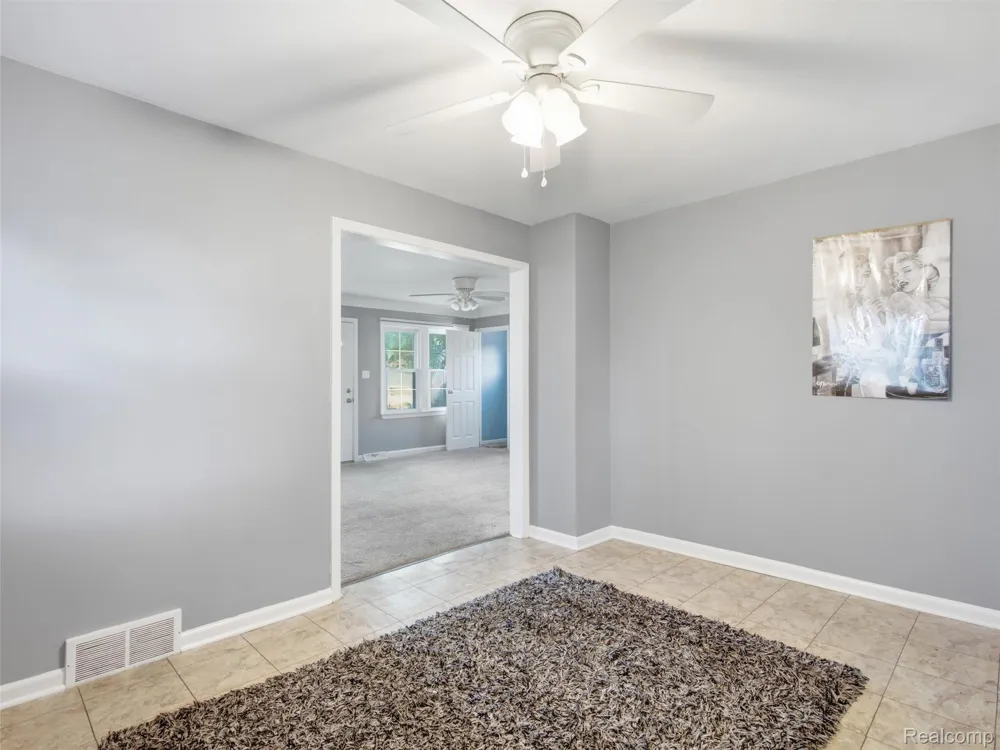 26210 Clancy Street Roseville City, MI 48066