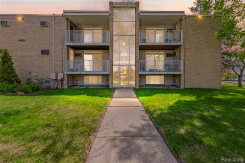 4921 Crooks Road #N10