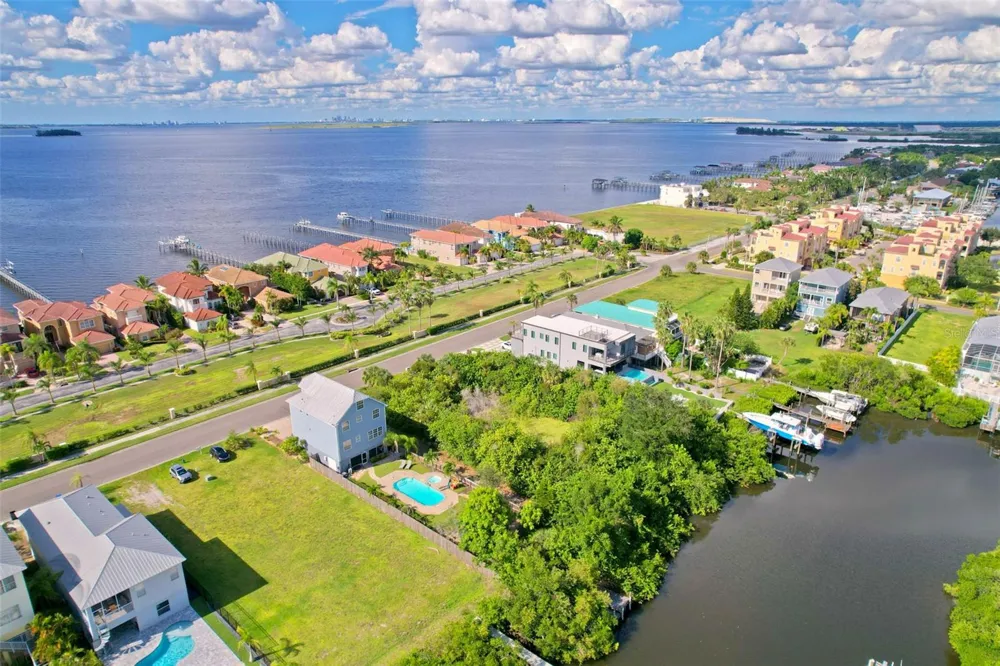6407 MARBELLA BOULEVARD Apollo Beach, FL 33572