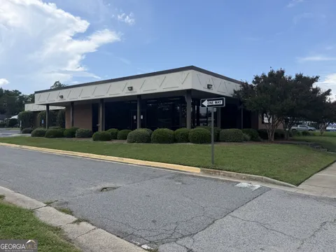 305 S Main ST