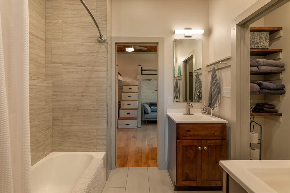 716 W 4th Street McGregor, TX 76657
