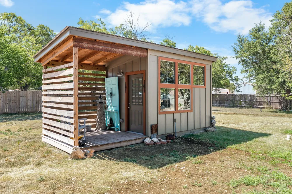 716 W 4th Street McGregor, TX 76657