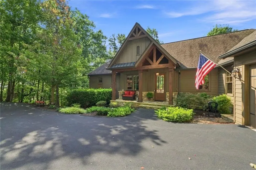 107 Disharoon Drive Big Canoe, GA 30143