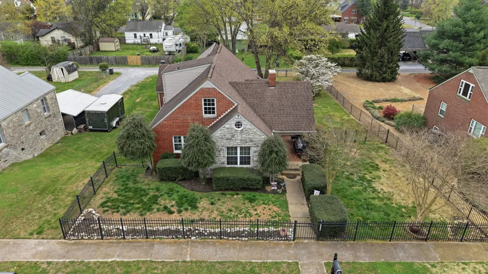 505 4th Ave Fayetteville, TN 37334