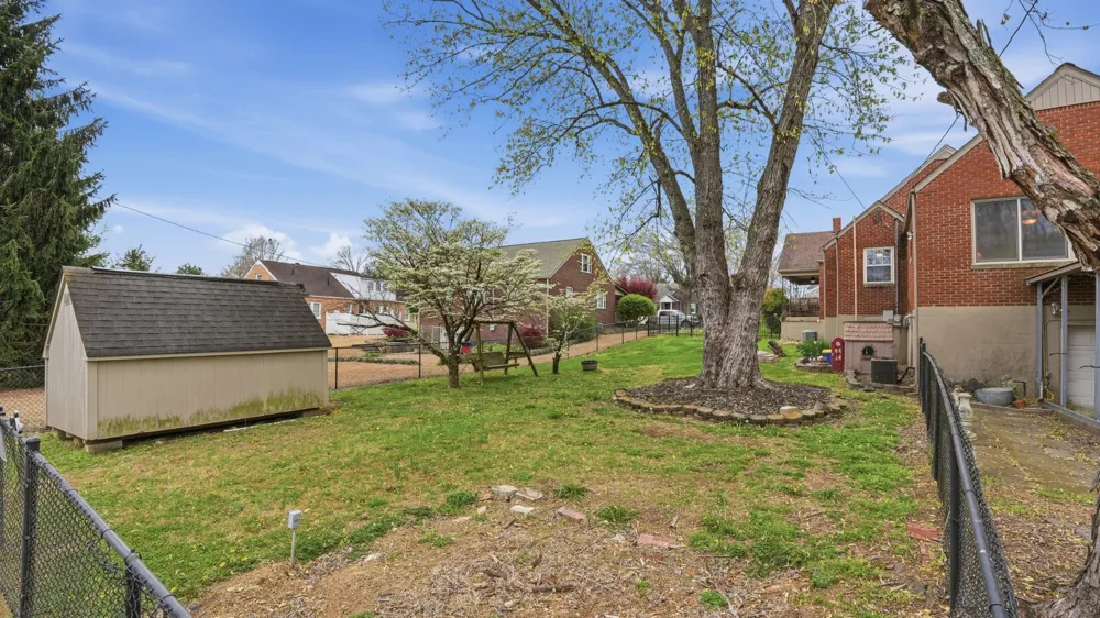 505 4th Ave Fayetteville, TN 37334