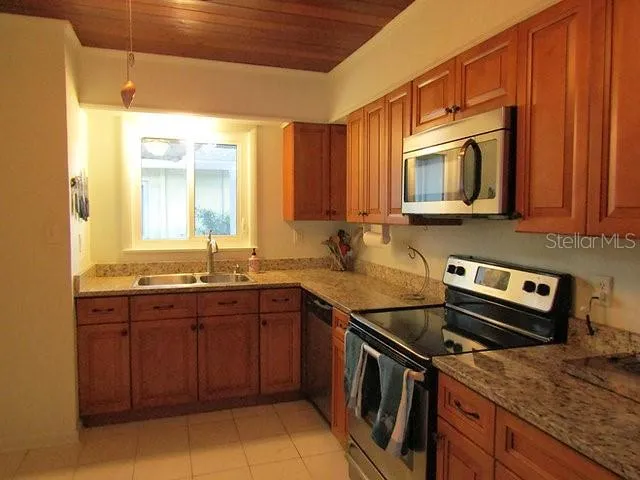421 RIVIERA STREET Venice, FL 34285