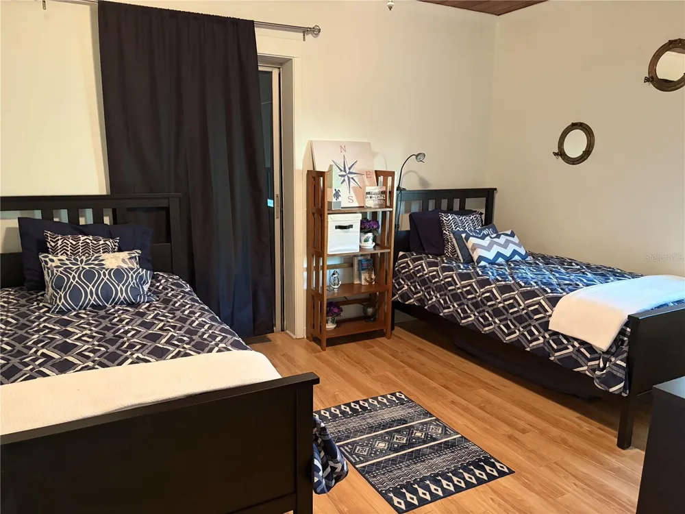 421 RIVIERA STREET Venice, FL 34285