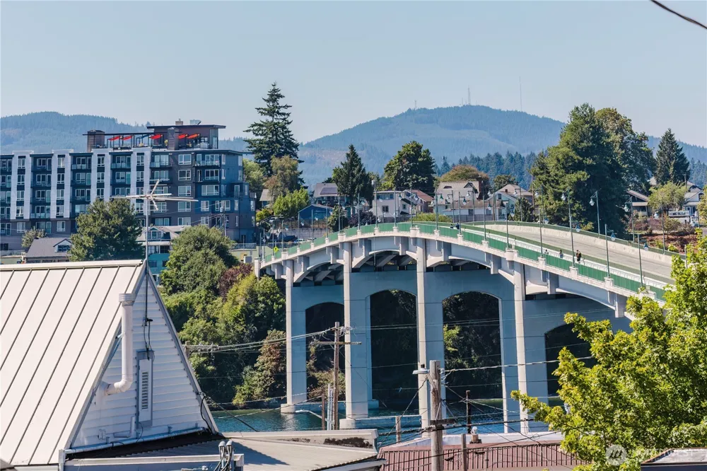 1112 Perry Avenue Bremerton, WA 98310