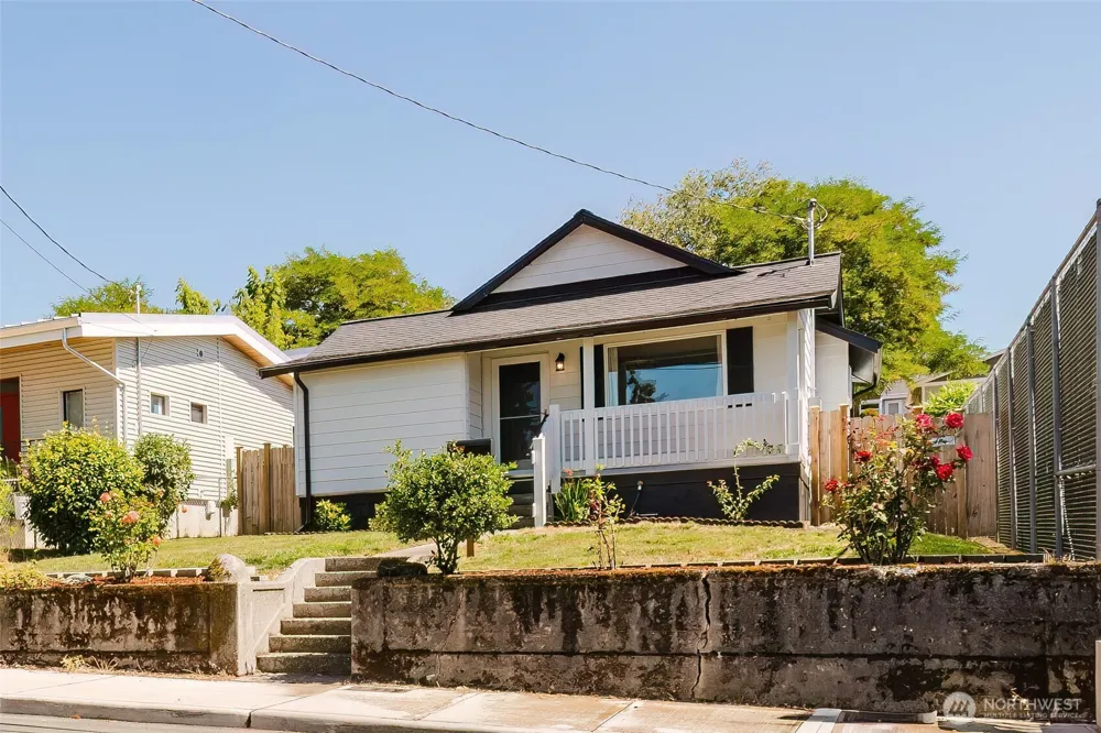 1112 Perry Avenue Bremerton, WA 98310